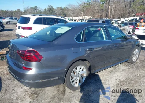 2018 Volkswagen Passat 2.0T Se z USA, uszkodzony, nr VIN 1VWBA7A37JC043058